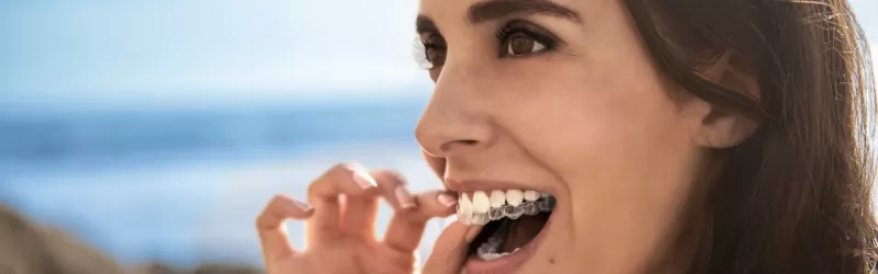 Do I need Invisalign? Background (Mobile)